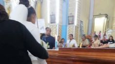 Mujer llega con vestido de novia al funeral de su prometido; faltaba una semana para su boda, pero él murió atropellado