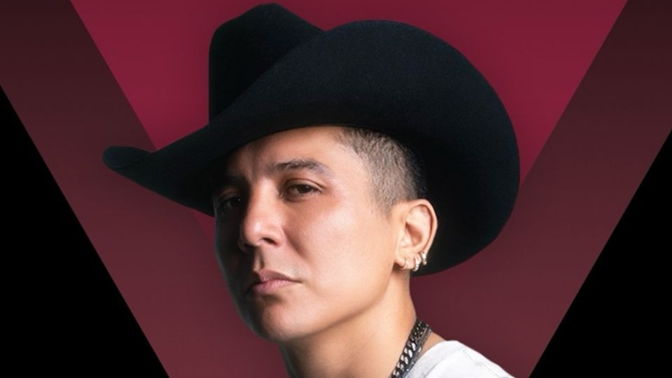 Edwin Luna es un famoso cantante de banda