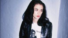 Las reglas básica para vestirte grunge y minimalista como Winona Ryder en los años 90