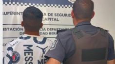 Delincuente se escapa de la cárcel, pero al llegar con su madre lo traiciona