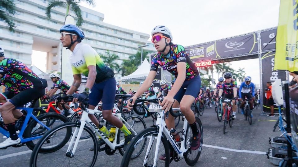 El L'Étape Tour de France contó con la participación de más de mil 100 ciclistas de toda la República Mexican.