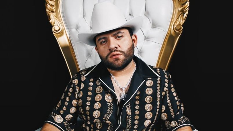 Luis R Conriquez es un famoso cantante de corridos