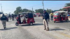 Mototaxis de Oaxaca retienen a patrulla en Juchitán, exigen la liberación de un chofer detenido