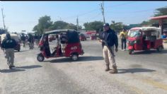 Mototaxis de Oaxaca retienen a patrulla en Juchitán, exigen la liberación de un chofer detenido