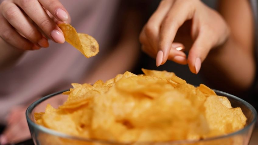 Retiran de manera URGENTE una popular marca de PAPAS FRITAS de todas las tiendas por riesgo a la salud