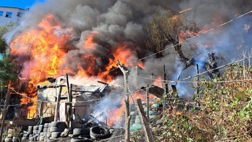 Incendio en vivienda de Tijuana deja 2 personas calcinadas VIDEO