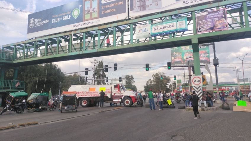 Suman 32 horas los bloqueos de trabajadores municipales en Ecatepec