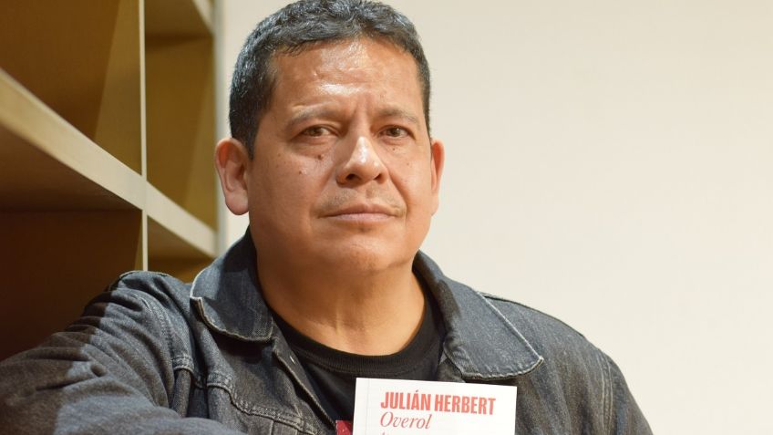 El escritor Julián Herbert revisó la narrativa contemporánea y tomó apuntes para crear "Overol"