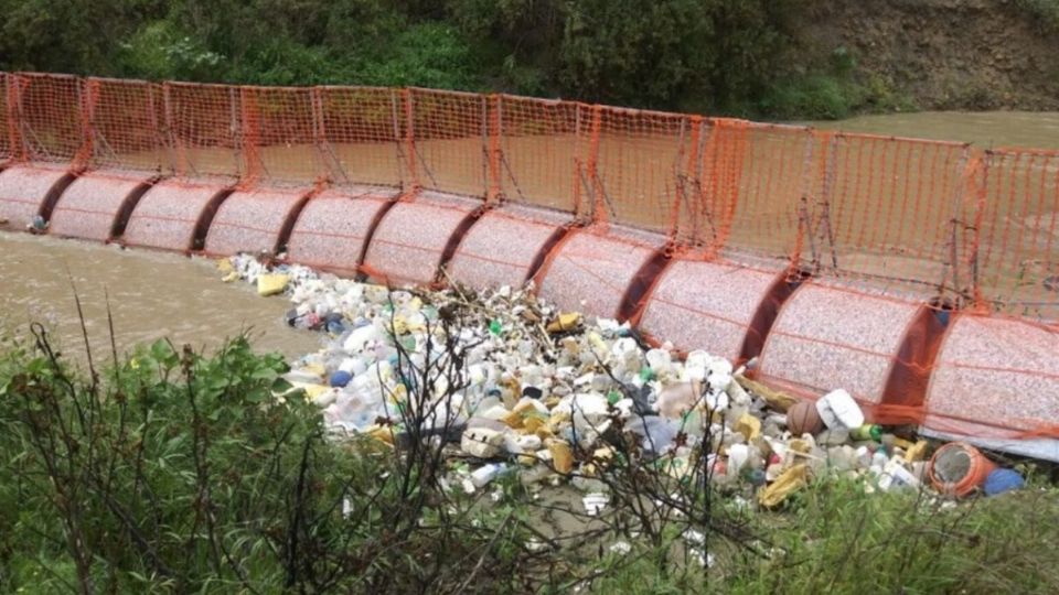 La barrera en la frontera de Tijuana ya fue colocada.