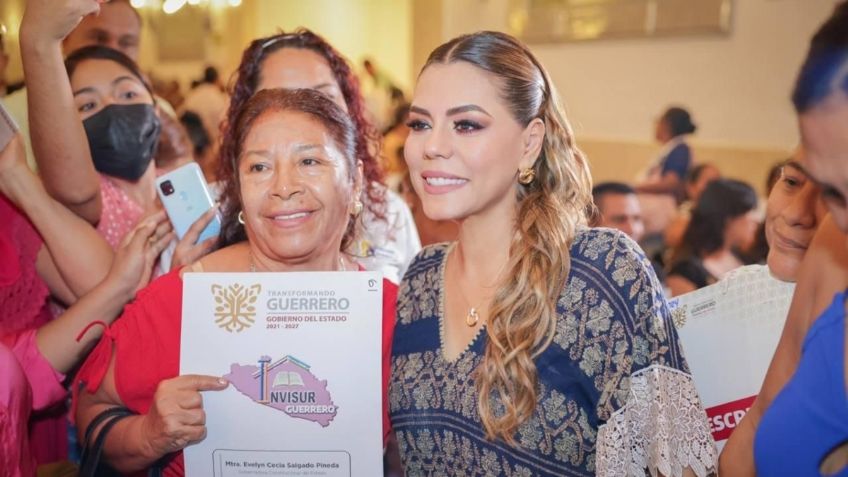 Evelyn Salgado otorga certeza jurídica a 500 familias de Acapulco con la entrega de títulos de propiedad de vivienda