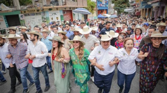 ¡Chilpancingo se viste de fiesta, alegría y tradición! La capital arropa a Evelyn Salgado en el Paseo del Pendón 2024