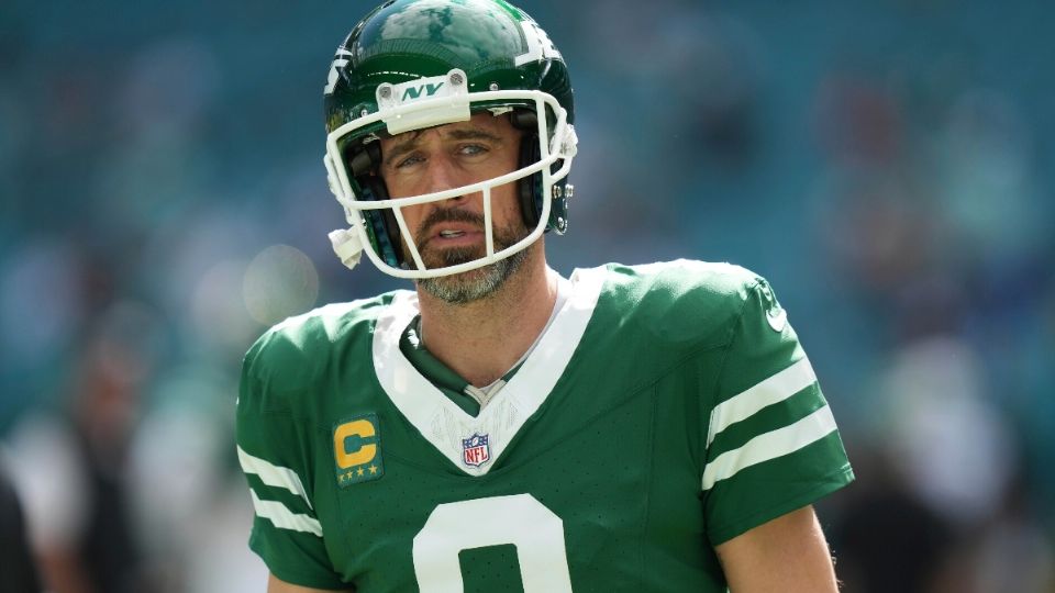 Más que un simple documental deportivo, 'Aaron Rodgers: Enigma' es un retrato de las complejidades de la fama y el autodescubrimiento