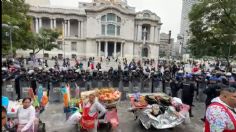 Realizan operativo en Bellas Artes tras intento de ambulantes por reinstalarse