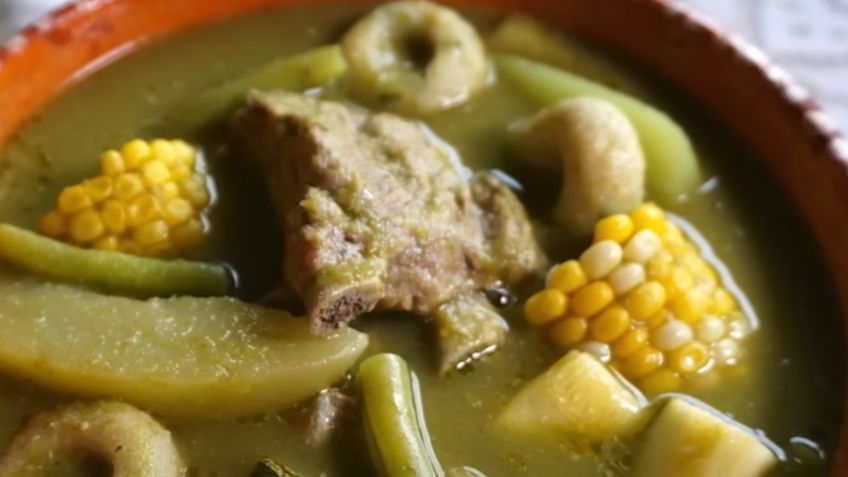 Así se prepara el mole de olla verde, el caldo más rico para días fríos y lluviosos