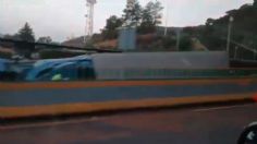 Tráiler vuelca en "La Pera" y provoca caos vial en la México-Cuernavaca: VIDEO