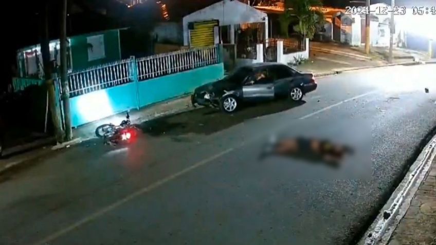 IMÁGENES FUERTES: Muere motociclista tras impactante choque frontal, iba sin casco y a toda velocidad