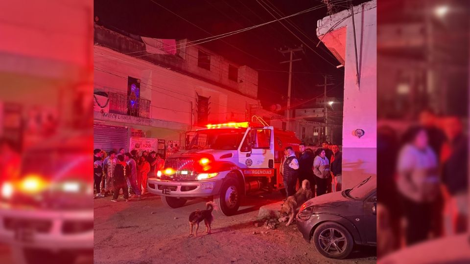 Elementos de bomberos de distintas estaciones poblanas trabajaron en el lugar.