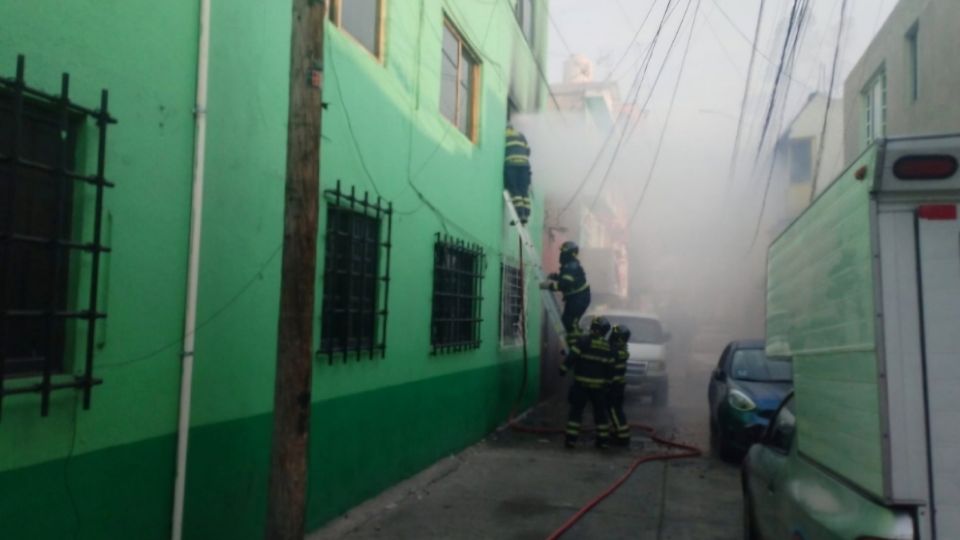 Los bomberos de la Ciudad de México llegaron al lugar rápidamente para sofocar las llamas.