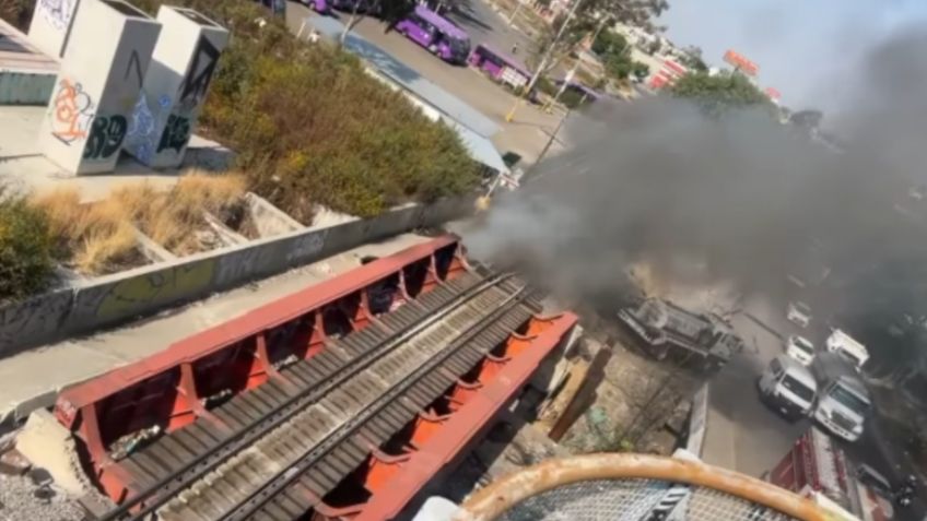 Se registra fuerte incendio cerca de las vías de la estación Río de los Remedios de la Línea B del Metro