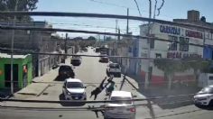 IMÁGENES FUERTES Motociclista sale disparado y grita por auxilio tras fuerte accidente en Celaya