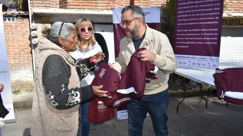 Fernando Mercado Guaida encabeza la entrega de chamarras en la Magdalena Contreras