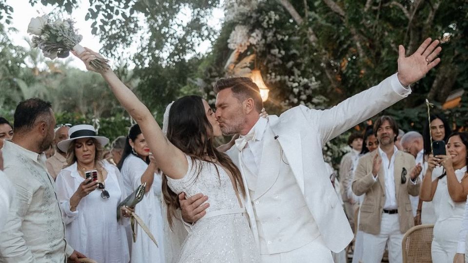 Julián Gil y Valeria Marín están cerrando 2024 a lo grande porque sellaron su amor con su boda