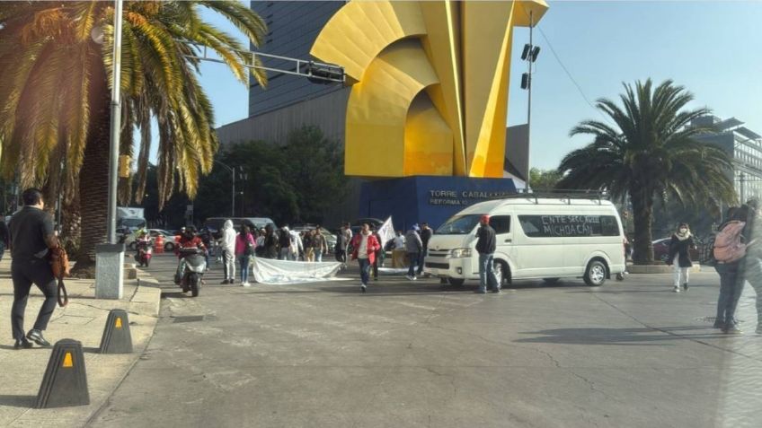 CNTE bloquea Paseo de la Reforma ambos sentidos | ALTERNATIVAS VIALES