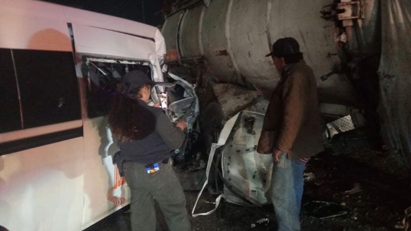 Choca combi con camión de basura en Vía Gustavo Baz, hay 10 lesionados | FOTOS