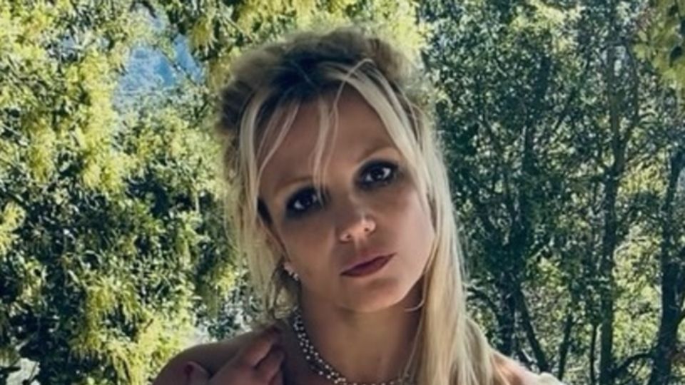 Britney Spears acusa a los paparazzis de un trato cruel y anuncia que se muda a México