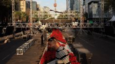 Casi listo, el escenario en Paseo de la Reforma para presentación de Polymarchs