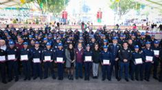 Aleida Alavez entrega reconocimientos a policías auxiliares por su valor, méritos y perseverancia