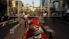 Casi listo, el escenario en Paseo de la Reforma para presentación de Polymarchs