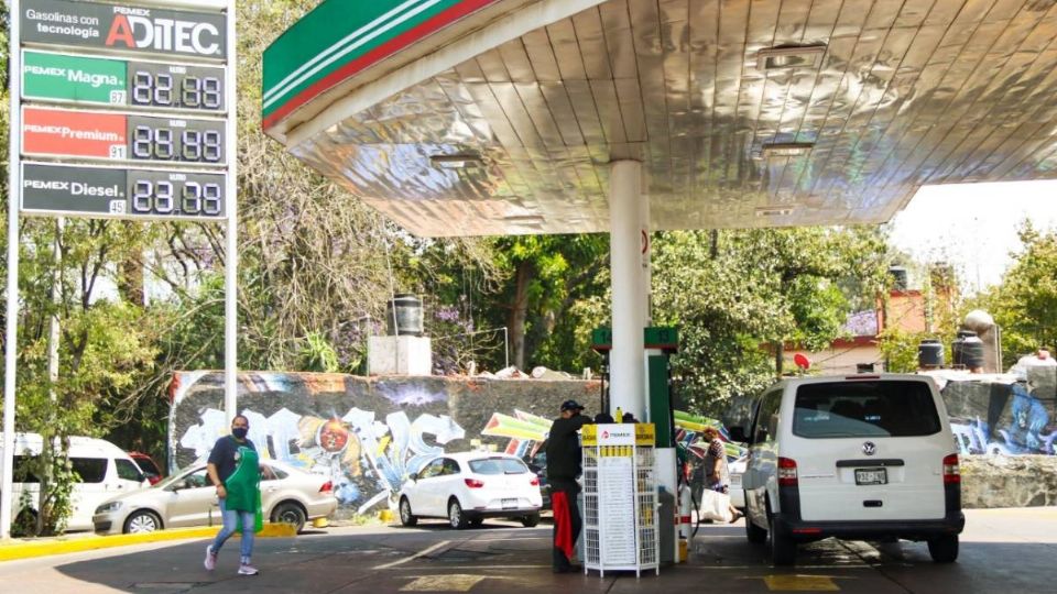 Revisa Secretaría de Energía precios altos de gasolina