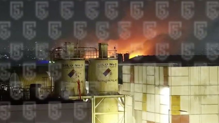 Fuerte incendio consume Parque Industrial Exportec en Toluca