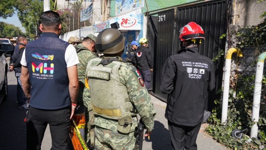 Fuerte olor a gasolina destapa toma clandestina en domicilio de Popotla, Sedena resguarda la zona