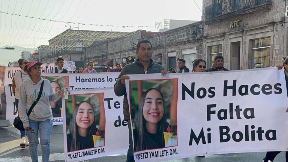 La manifestación reunió a decenas de personas en la capital michoacana.