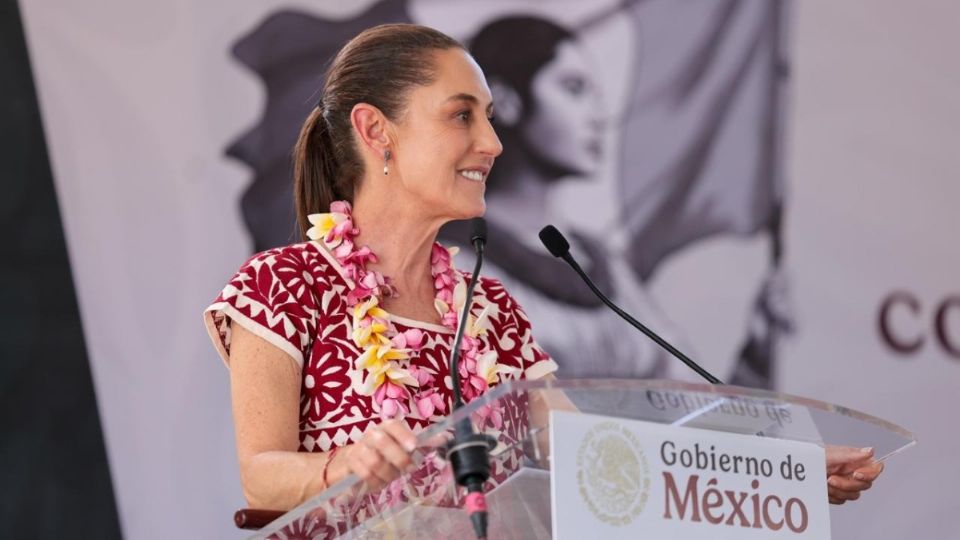 La presidencia se reunión con sus simpatizantes en Oaxaca para inugurar un Centro de Salud Docente