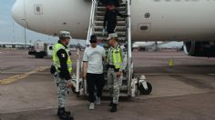 Detienen a hombre por alterar el orden en un avión que viajaba rumbo a Tijuana