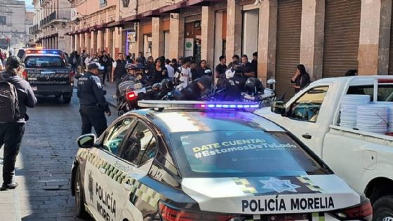 Hombres armados asaltan joyerías de Plaza de la Mujer, en Morelia 