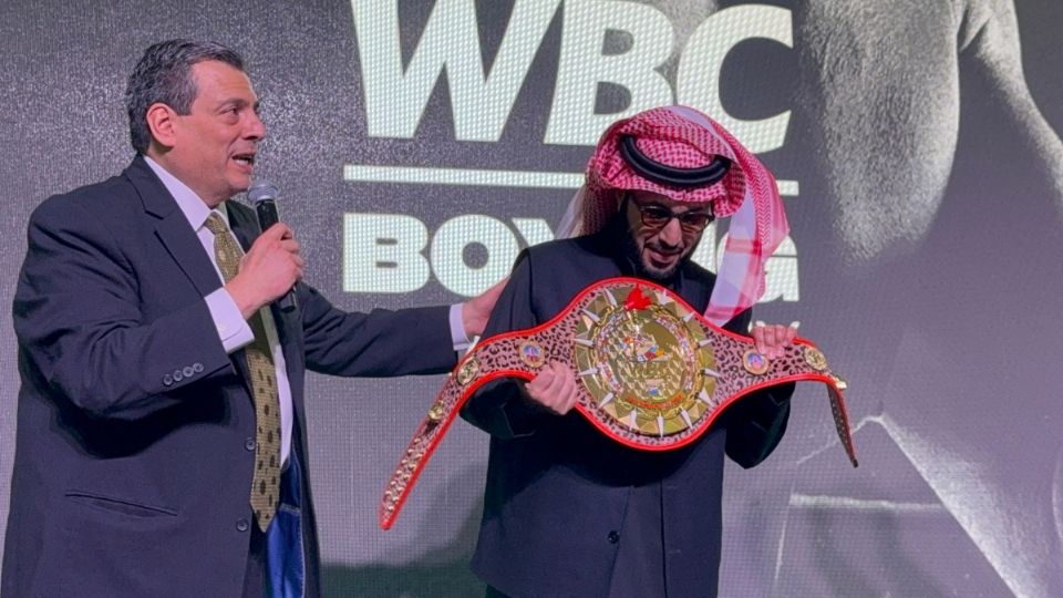 Durante la cena de gala de la 62 º Convención del Consejo Mundial de Boxeo.