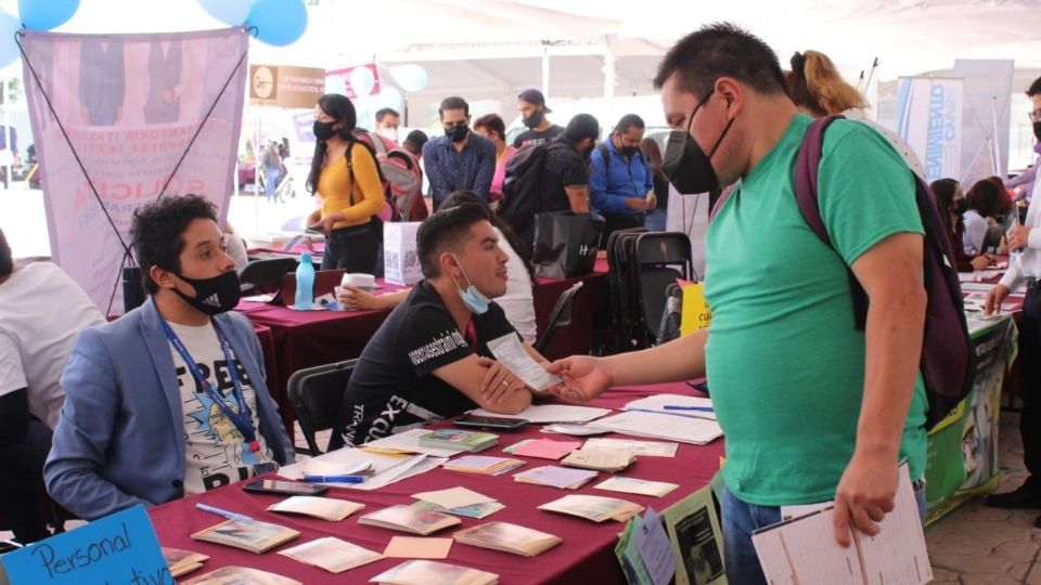 Las personas que cuenten con escolaridad básica podrán postularse a empleos como limpieza, cocina, guardias de seguridad, ayudantes de producción