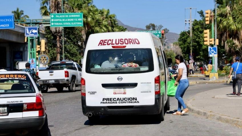 Se restablece al 40 por ciento servicio de taxis y 20 por ciento de las urvans operan con normalidad en Chilpancingo