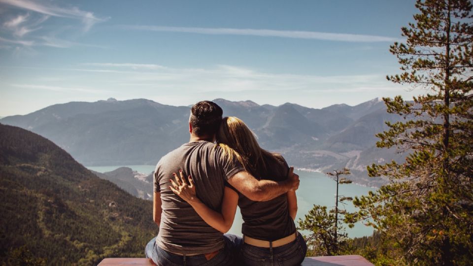 Compartir momentos únicos sin distracciones son lo que hace feliz a las personas con el lenguaje del tiempo de calidad.