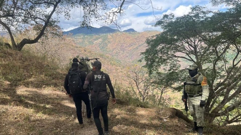 Los cuerpos de las víctimas cubiertos con bolsas negras fueron abandonados a la altura del sitio conocido como Las Antenas.