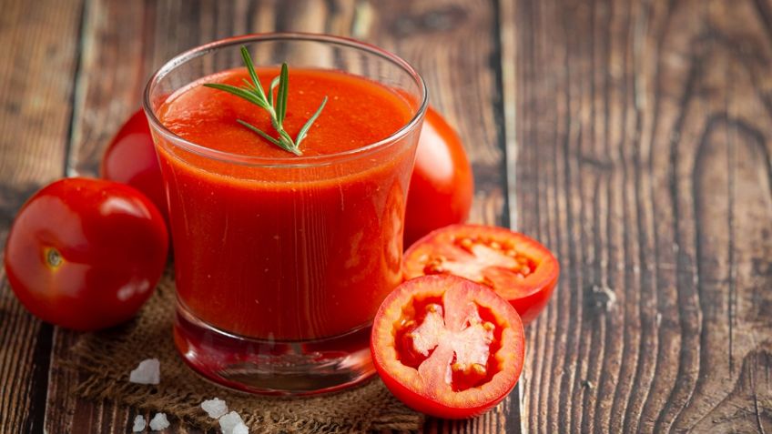 El jugo de tomate podría eliminar bacterias que dañan la salud del tracto digestivo