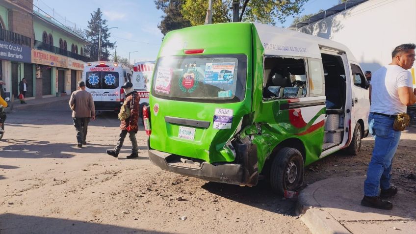 Tren arrolla a combi en Cuautitlán Izcalli y deja 11 personas lesionadas