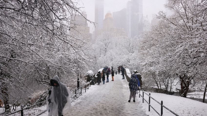 Tormenta invernal "Lorraine" paraliza Estados Unidos y deja más de mil vuelos cancelados