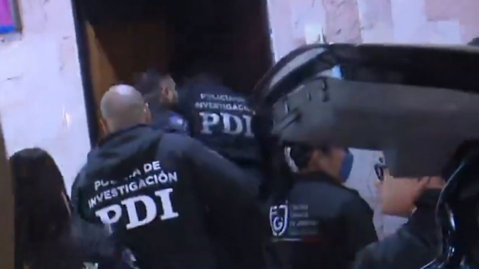 Agentes de la Policía de Investigación ejecutaron la orden de cateo.