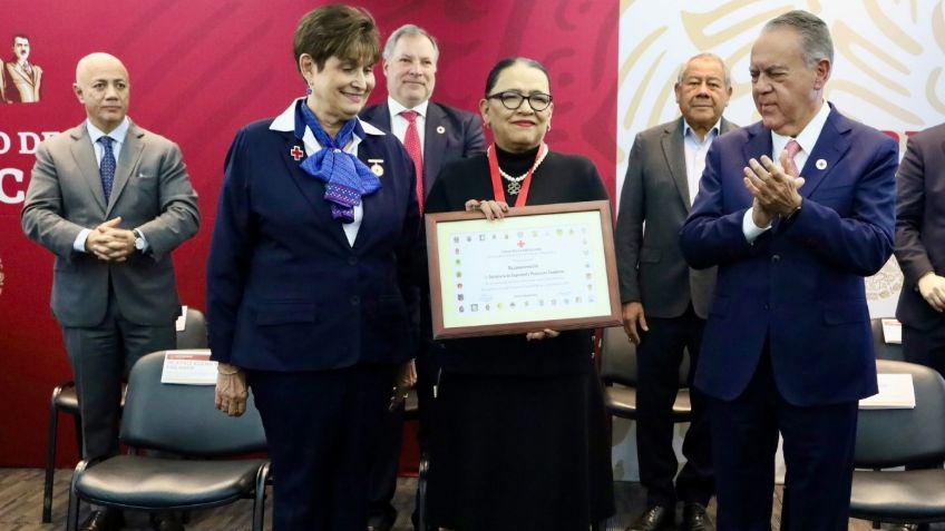 Entrega de reconocimiento a la Secretaría de Seguridad y Protección Ciudadana por respaldo a la Cruz Roja Mexicana