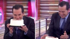 VIDEO: Lalo Salazar se vuelve viral por morder y tirar el pastel durante festejo en vivo